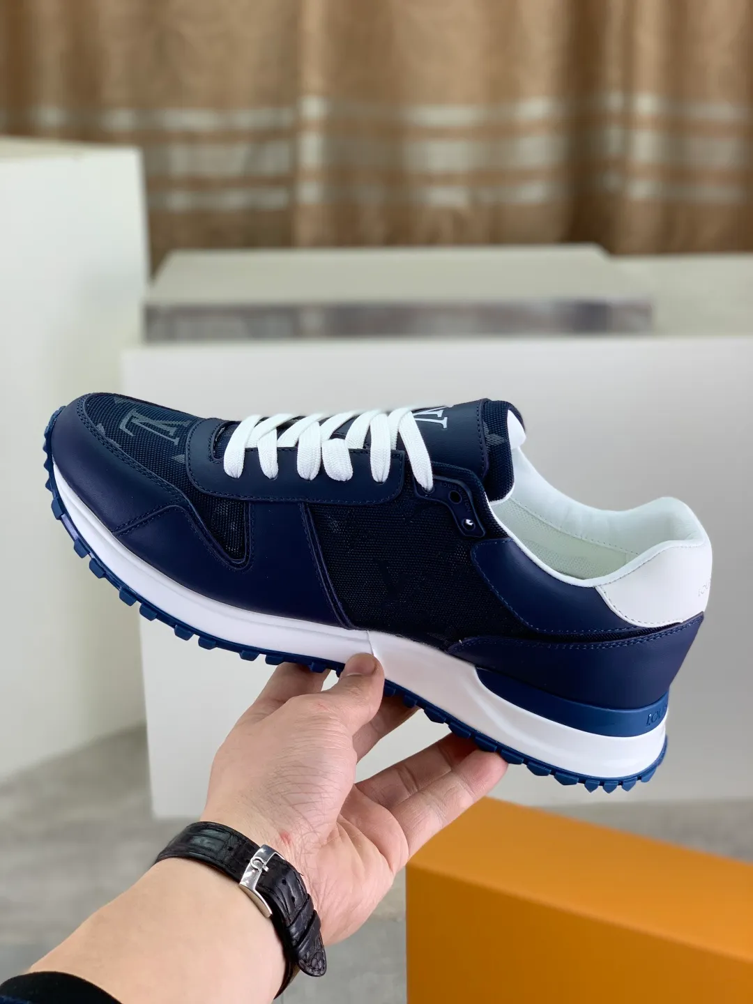Men's men's shoes P680 new style 💶[LOUIS VUITTON] (original order) new style 🍀LV Louis Vuitton * - top version of LV classic trendy shoes! Use imported original cowhide and water-dyed cowhide lining. The latest original wear-resistant TPU combination outsole! High quality products! Multiple colors available, code number: 39-45 (46 customized)